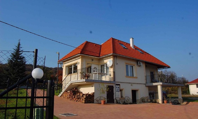 Balatonalmadi Casa | Casa vacacional con piscina exterior y panorama
