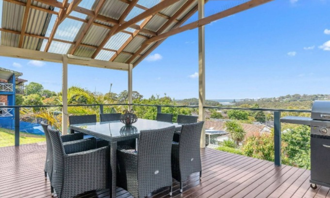 Wamberal Casa | Holiday Home with Ocean Views Wamberal