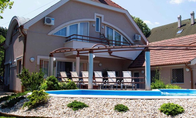 Siofok Casa | Casa vacacional con piscina sóloa 100 m de la playa