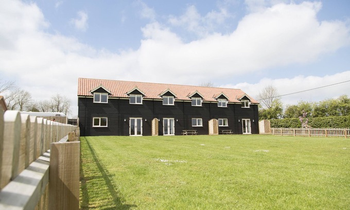 East Dereham Casa | ¡NUEVA cabaña con piscina, sauna, gimnasio y canchas de tenis perfectas para explorar Norfolk!