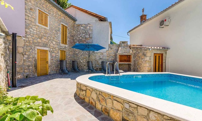 Vinodolska opcina Casa | Casa vacacional con piscina y aire acondicionado