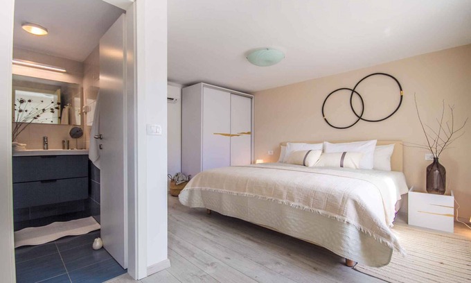 Oprtalj Casa | Casa vacacional Con piscina, aire acondicionado, barbacoa y en una zona tranquila.