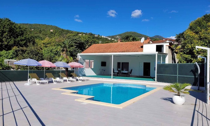 Ika Casa | Casa vacacional con vista al mar y alberca
