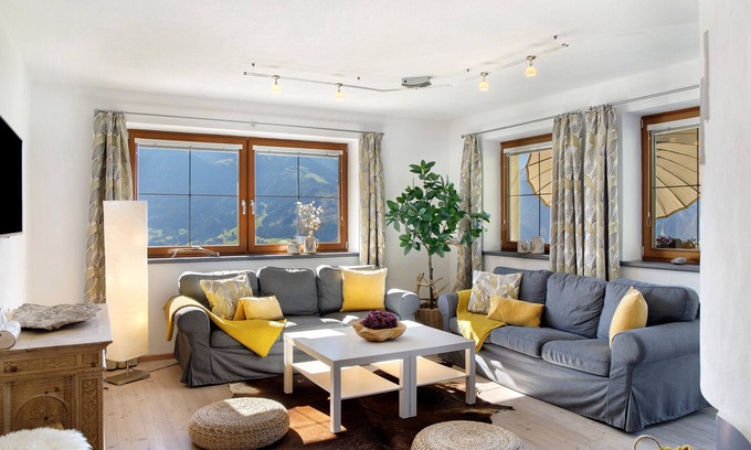 Zellberg Casa | Holiday Home 'Zillertalblick' with Mountain View, Private Terrace and Wi-Fi