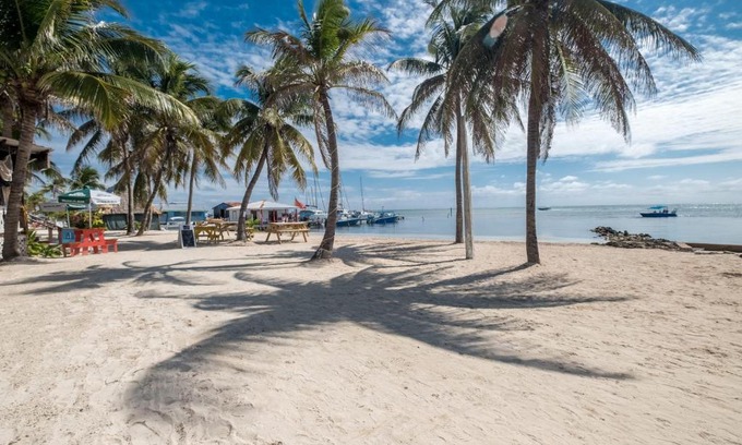 San Pedro Hotel | Holiday Hotel