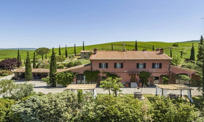 Gallina Villa | Holiday House in Castiglione D'orcia with pool, large Garden and beautiful view