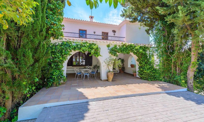 Alcaucín Casa | Casa de vacaciones Alcaucin para 6 - 14 personas con 6 dormitorios - Casa de vacaciones