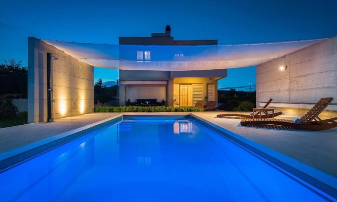 Dugopolje Casa | Casa de vacaciones Dugopolje para 1 - 11 personas con 5 dormitorios - Casa de vacaciones
