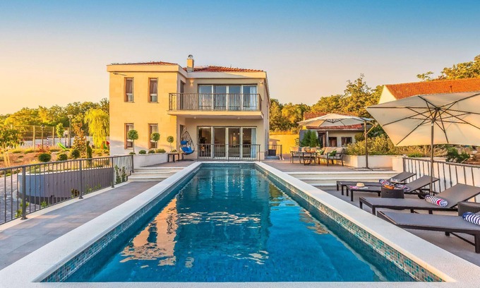 Dugopolje Casa | Casa de vacaciones Dugopolje para 1 - 8 personas con 4 dormitorios - Casa de vacaciones