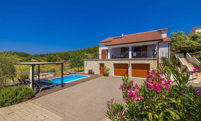 Krk Casa | Casa de vacaciones FRANOLIC con piscina