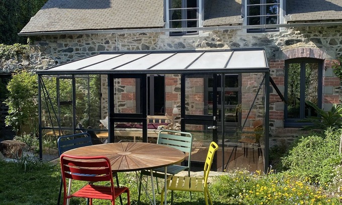 Morieux Casa | Holiday house in the castle park, near the beach with a very nice sea view
