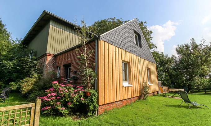 Tetenbull Casa | Casa de vacaciones en la zona exterior con jardín propio u. amplia vista del paisaje
