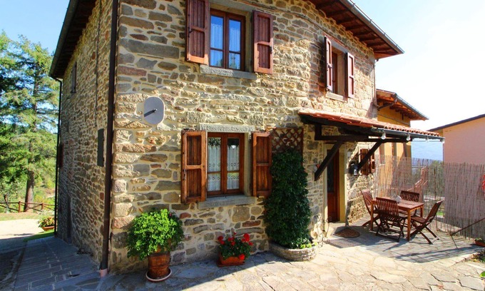 Castel Focognano Casa | Holiday house Castel Focognano for 1 - 8 persons with 4 bedrooms - Holiday home