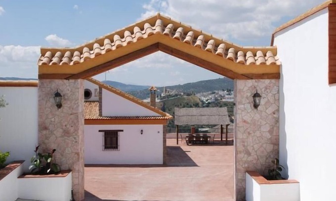 Iznajar Casa | Casa de vacaciones Iznajar para 2 - 8 personas con 4 dormitorios - Casa adosada