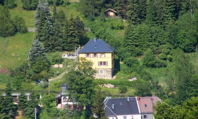 Klingenthal Casa | Holiday house Klingenthal for 1 - 9 persons with 4 bedrooms - Holiday home