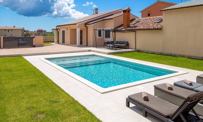 Bibici Casa | Holiday house Krancici for 6 - 8 persons with 3 bedrooms - Holiday home