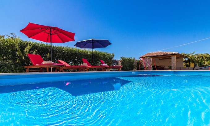 Cabrunici Casa | Casa de vacaciones "Leona"