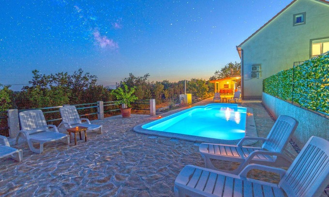 Lovrec Casa | Casa de vacaciones Lovrec para 1 - 12 personas con 4 dormitorios - Casa de vacaciones
