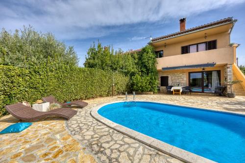 Sveti Lovrec Casa | Holiday house Marinela with Private Pool and Fenced Garden