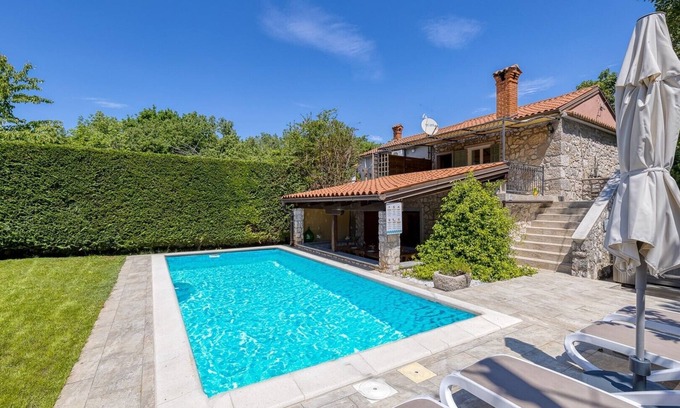 Sveti Vid Dobrinjski Casa | Holiday House Mlin with Private Pool