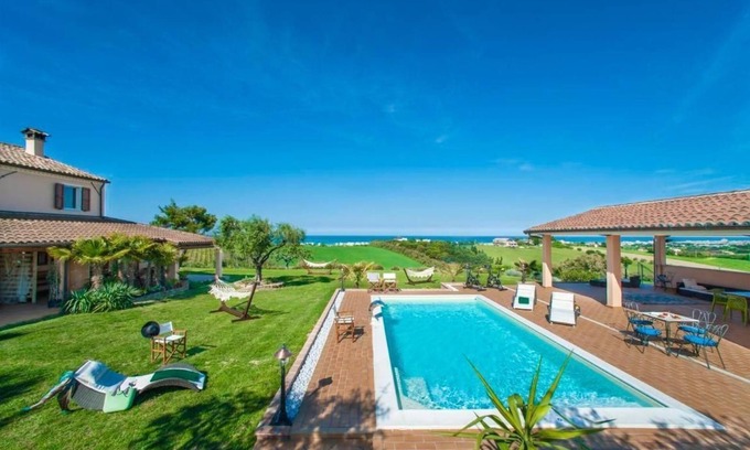 San Costanzo Casa | Casa de vacaciones San Costanzo para 1 - 12 personas con 6 dormitorios - Apartamento dúplex/triplex
