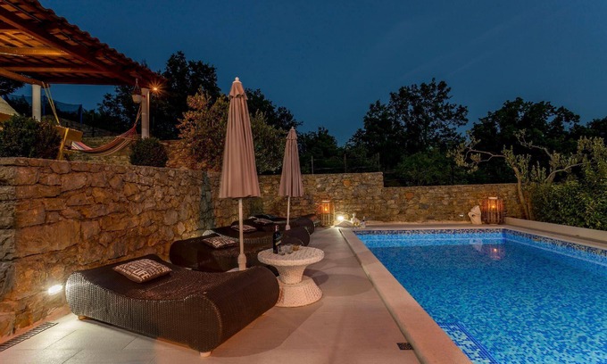 Srinjine Casa | Casa de vacaciones Srinjine para 1 - 8 personas con 4 dormitorios - Casa adosada