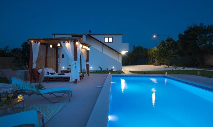 Ercegovci Casa | Holiday house Villa Solis - luxury with pool: - Dicmo, Riviera Split, Croatia