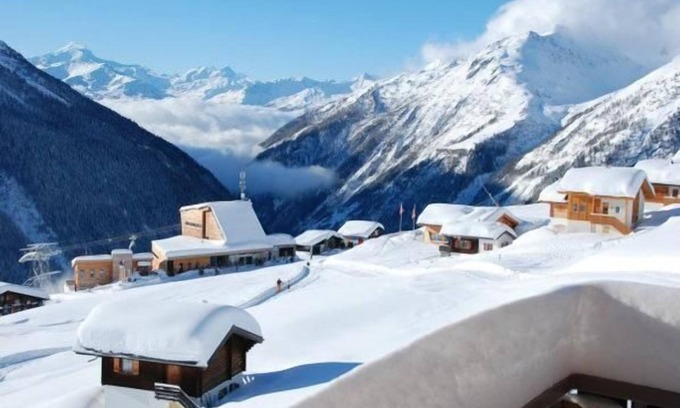Wiler Chalet De Esquí | Holiday house Wiler for 1 - 8 persons with 4 bedrooms - Chalet