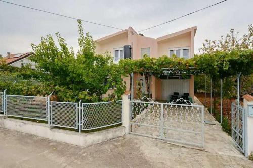 Kastel Stafilic Casa | Holiday house with a parking space Kastel Stafilic, Kastela - 23408