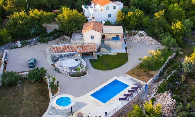 Garica Villa | Casa de vacaciones con piscina, jacuzzi y sauna.