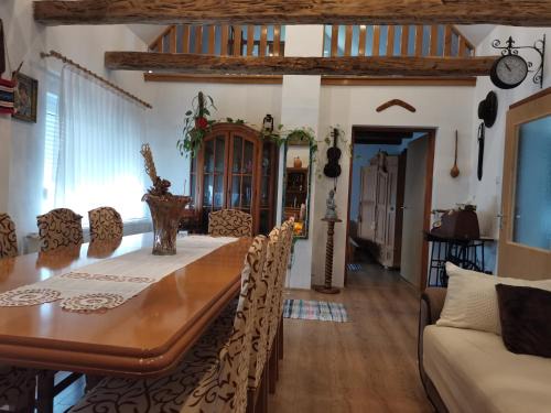 Kutina Apartamento | Holiday house Zoki