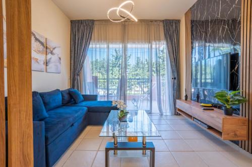 Paphos Apartamento | Holiday in Paphos, Prime Location Resort Pools, Jacuzzis, Harbor & 300m to the Beach