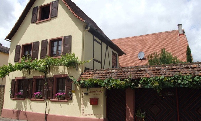 Edesheim Apartamento | Vacaciones en la antigua casa de prensa, alquiler a partir de 4 noches.
