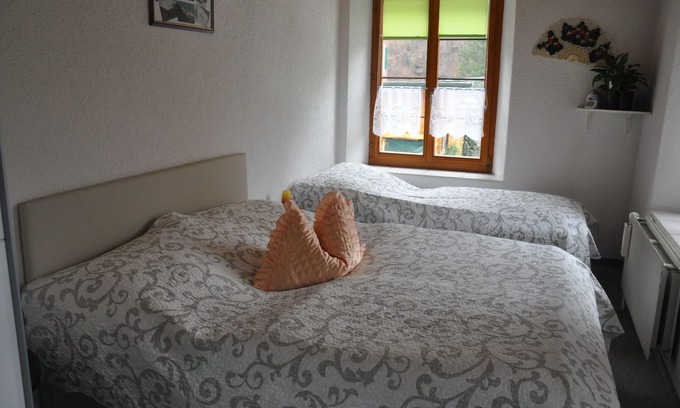 Ruti Apartamento | Vacaciones en Glarnerland en el corazón de la naturaleza Apartamento 1 "Kaminzauber"