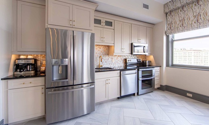 Central Business District Hotel | Holiday Inn Club Vacations New Orleans Resort by IHG