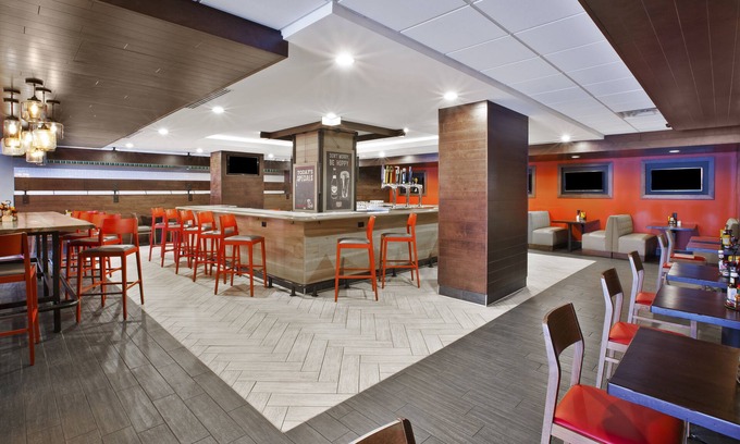 Downtown Columbus Hotel | Holiday Inn Columbus Dwtn-Capitol Square by IHG