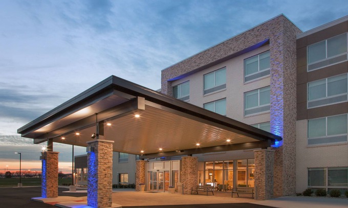 Sterling Heights Hotel | Holiday Inn Express and Suites Detroit/Sterling Heights by IHG