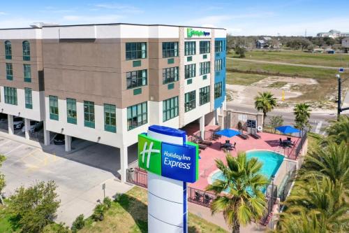 Gulfport Hotel | Holiday Inn Express - Gulfport Beach by IHG