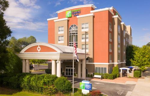 Downtown Chattanooga Hotel | Holiday Inn Express Hotel & Suites Chattanooga Downtown by IHG