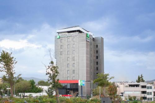 Ciudad Satélite Hotel | Holiday Inn Express Mexico City Satelite by IHG