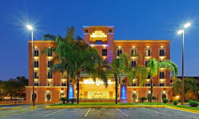 Monterrey Hotel | Holiday Inn Express Monterrey Galerias by IHG
