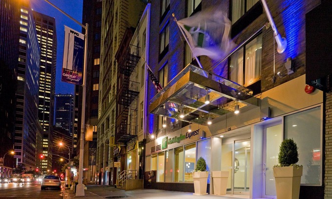 Financial District Hotel | Holiday Inn Express New York City- Wall Street by IHG