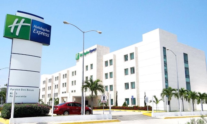 Paraíso Hotel | Holiday Inn Express Paraiso - Dos Bocas, an IHG Hotel