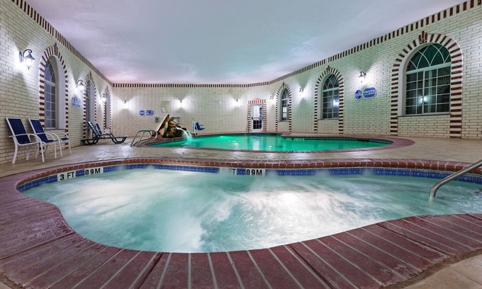 Amarillo Hotel | Holiday Inn Express & Suites East Amarillo by IHG