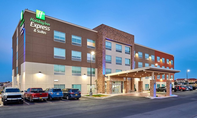El Dorado West Hotel | Holiday Inn Express & Suites El Paso East by IHG