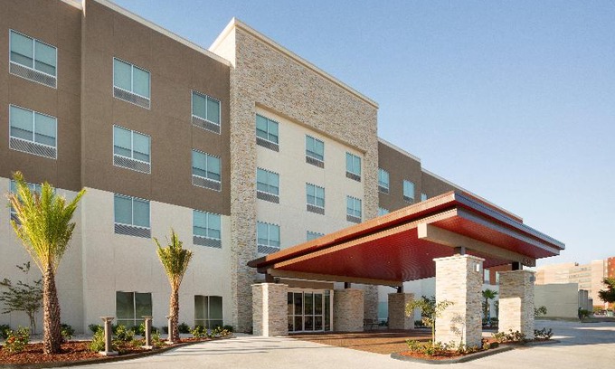 McAllen Hotel | Holiday Inn Express & Suites McAllen - Medical Center Area, an Ihg Hotel