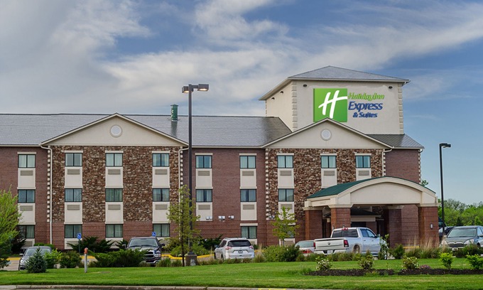 Olathe Hotel | Holiday Inn Express & Suites Olathe South, an Ihg Hotel