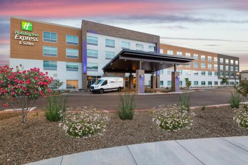 Phoenix Hotel | Holiday Inn Express & Suites - Phoenix - Airport North by IHG