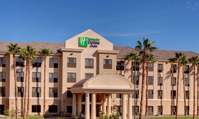 Yuma Hotel | Holiday Inn Express & Suites Yuma by IHG