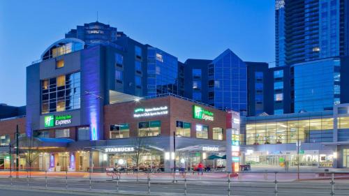 Metrotown Hotel | Holiday Inn Express Vancouver-Metrotown (Burnaby)